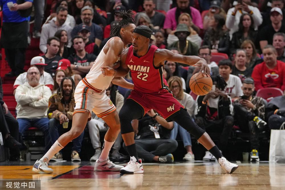 更是鹈鹕与 更是鹈鹕与